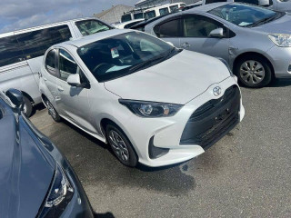 toyota-yaris-2023