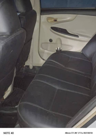 toyota-corolla-xli-2010-big-7