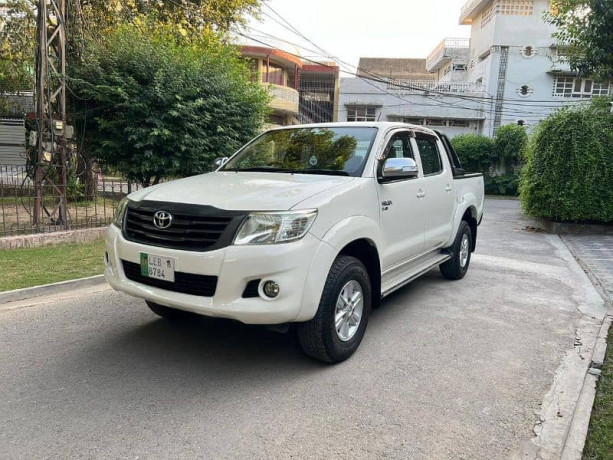 toyota-hilux-2016-big-0