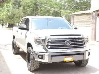 toyota-tundra-57i-model-2018