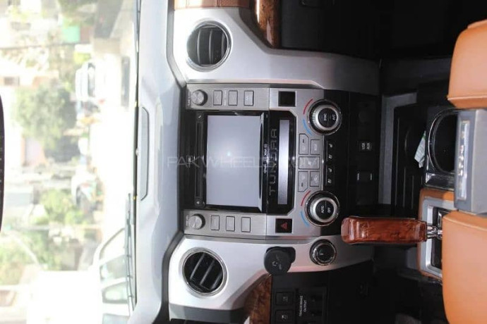 toyota-tundra-57i-model-2018-big-11