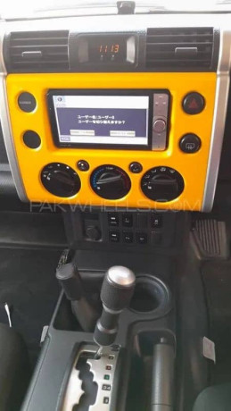 toyota-fj-cruiser-model-201218-big-10