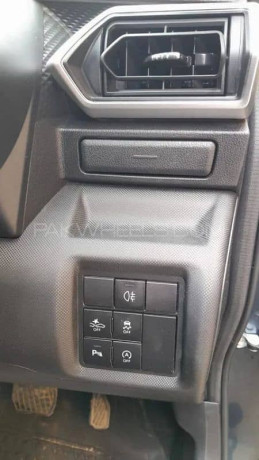 daihatsu-rocky-z-model-201922-big-12