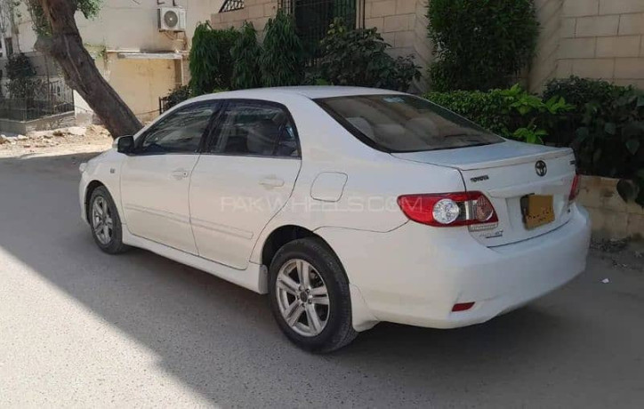 toyota-corolla-gli-16-vvti-model-2013-automatic-transmission-big-5