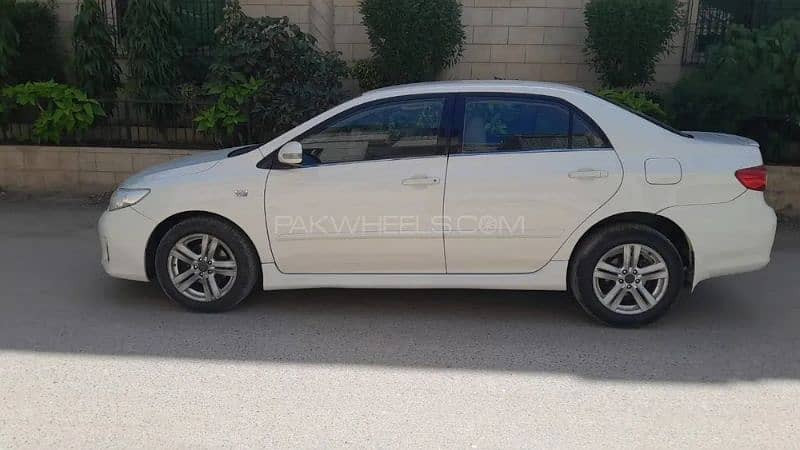 toyota-corolla-gli-16-vvti-model-2013-automatic-transmission-big-3