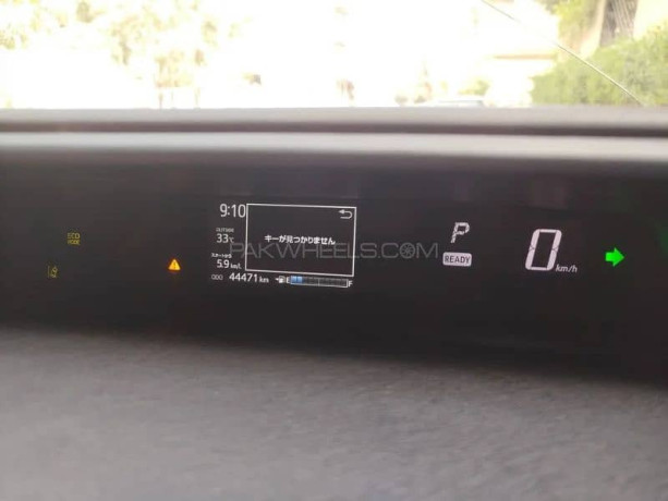toyota-aqua-s-package-model-2017-big-11