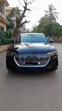 audi-e-tron-50-quatro-202123-big-2