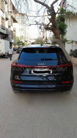 audi-e-tron-50-quatro-202123-big-3