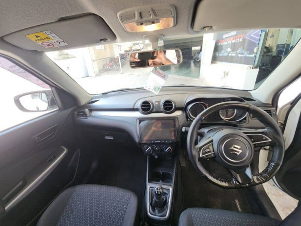 suzuki-swift-gl-mt-2023-big-4