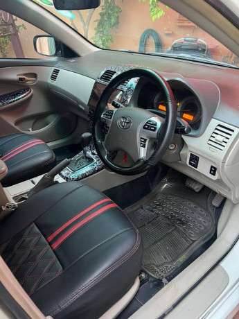 toyota-corolla-altis-sr-2011-big-4