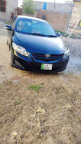 toyota-corolla-xli-2011-big-3