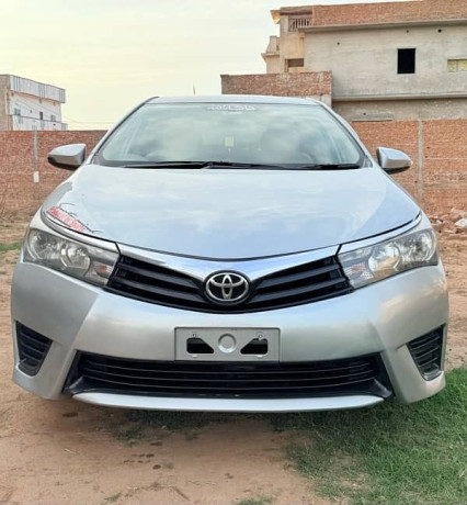 toyota-corolla-gli-2015-big-0