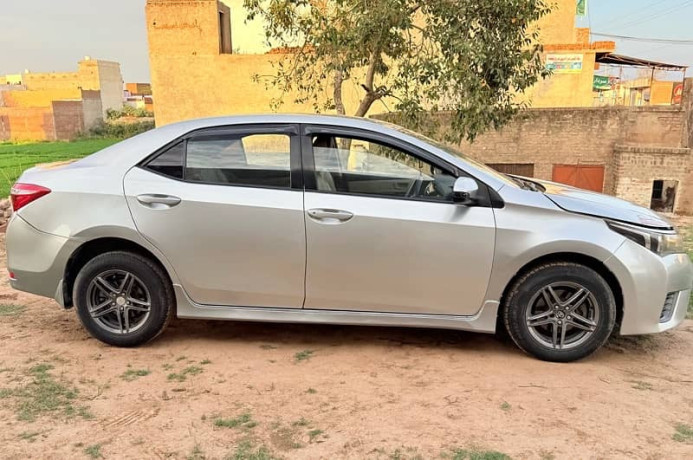 toyota-corolla-gli-2015-big-1
