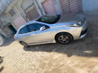 toyota-corolla-gli-201718