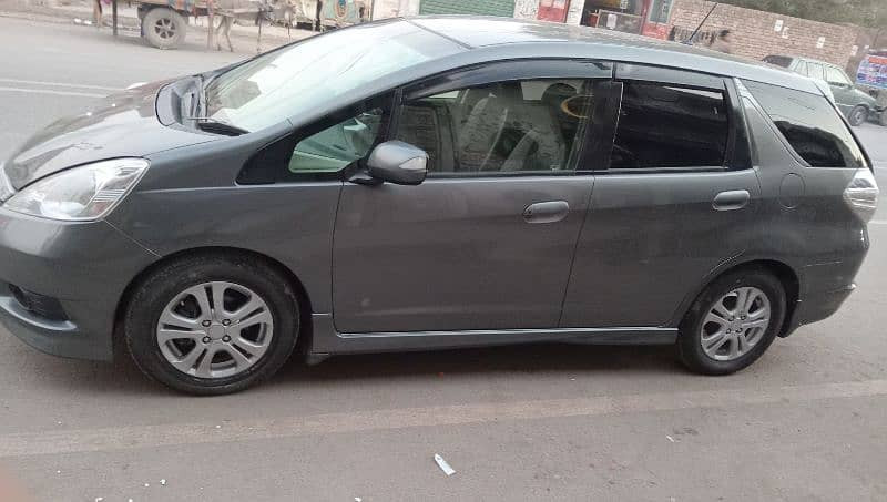 honda-fit-shuttle-20122016full-option-big-3