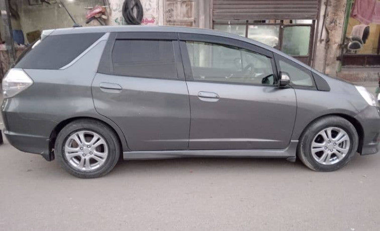 honda-fit-shuttle-20122016full-option-big-2