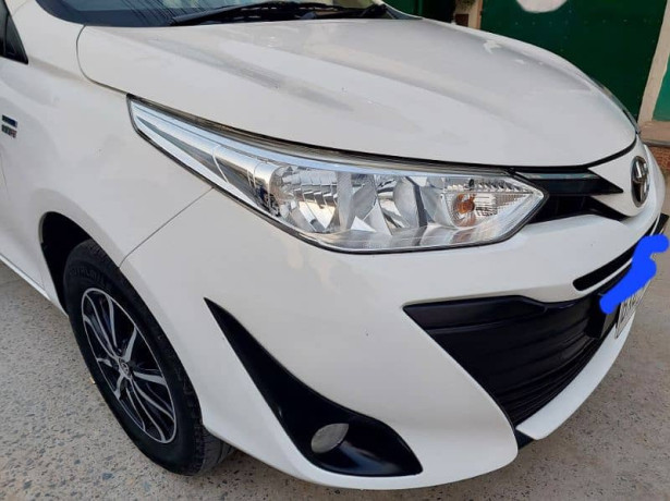 toyota-yaris-2022-13-ativ-cvt-big-9