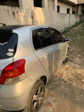 toyota-vitz-2009-big-4