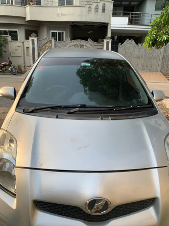 toyota-vitz-2009-big-2