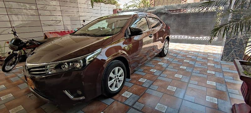 toyota-altis-grande-2015-total-genuine-big-4