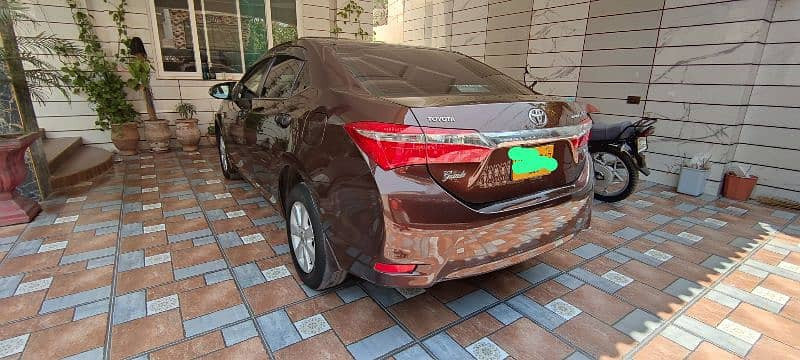 toyota-altis-grande-2015-total-genuine-big-3