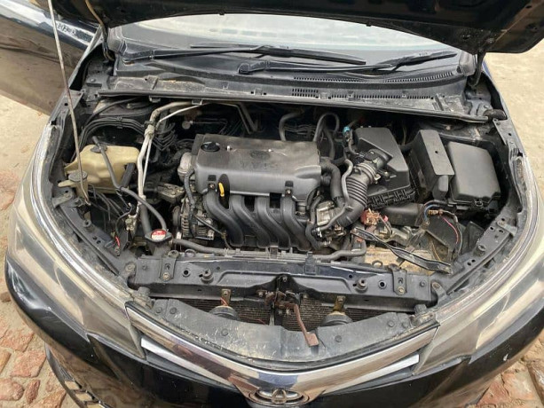 toyota-corolla-xli-2017-big-13