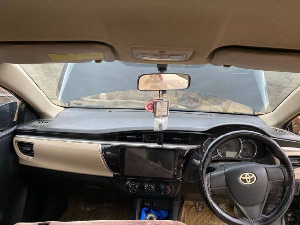 toyota-corolla-xli-2017-big-10