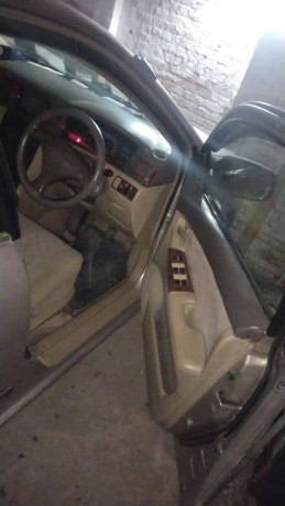 toyota-corolla-gli-2002-big-11