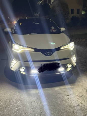 toyota-c-hr-2018-big-0