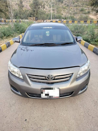 toyota-corolla-gli-2011-big-0