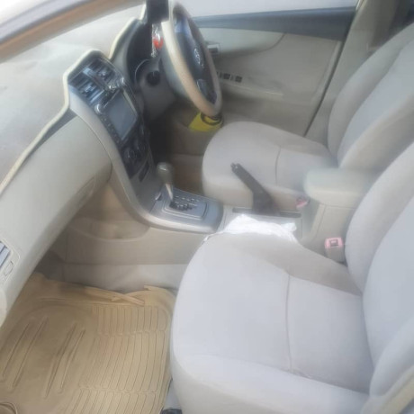 toyota-corolla-axio-big-6