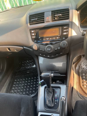 honda-accord-2003-big-10