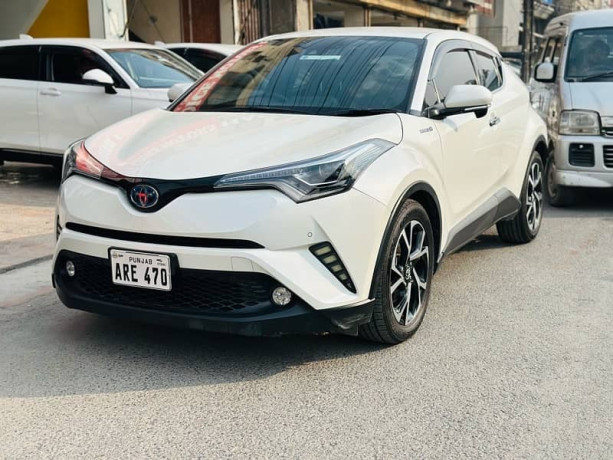 toyota-c-hr-g-led-2018-24-big-4