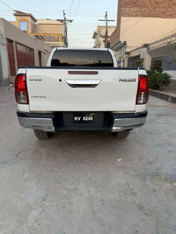 toyota-hilux-2017-big-4