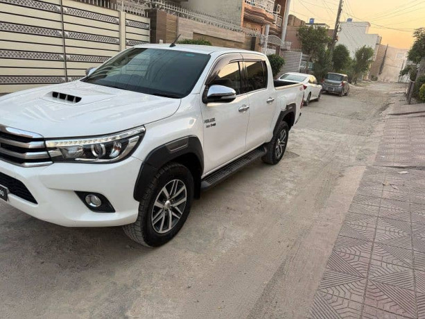toyota-hilux-2017-big-1