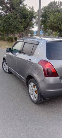 suzuki-swift-dlx-2012-total-genuine-big-7
