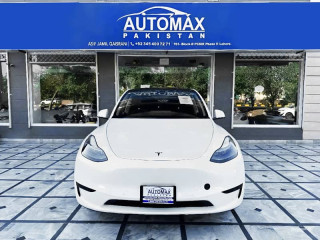 tesla-model-y-standard-range-2022