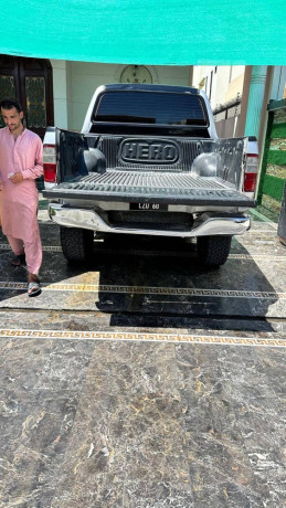 toyota-hilux-tiger-2003-big-0