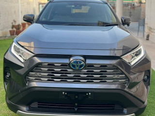 toyota-rav4-awd-hybrid-2019