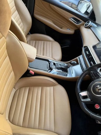 mg-hs-15-2021-new-meter-low-mileage-big-4