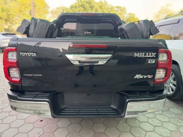 toyota-hilux-revo-model-2021-new-shape-big-5