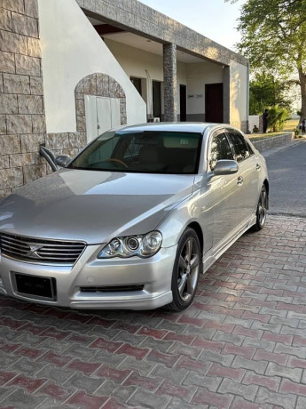 toyota-mark-x-2005-big-1