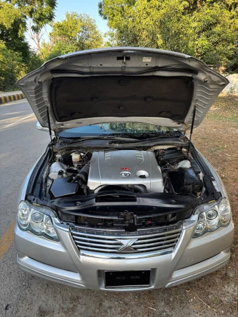 toyota-mark-x-2005-big-9