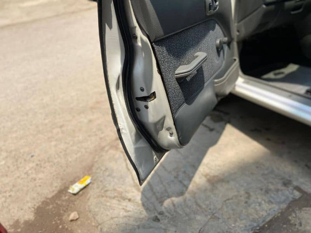 suzuki-cultus-vxr-2011-big-10