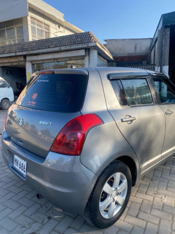 suzuki-swift-13-dlx-2012-big-0