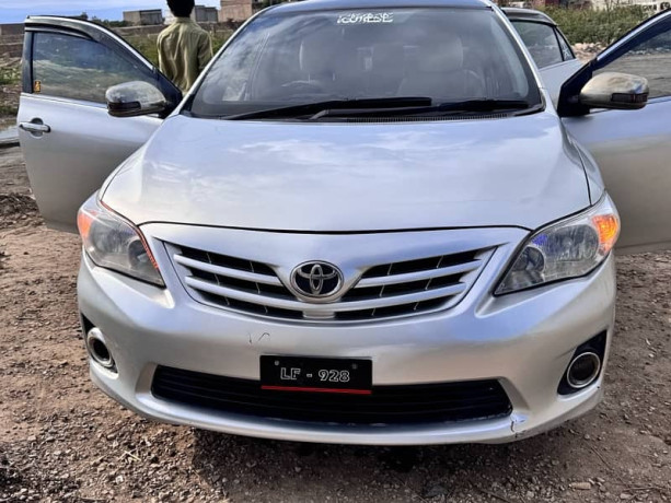 toyota-corolla-altis-2012-big-4
