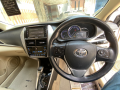 toyota-yaris-sedan-ativ-x-cvt-15-beige-interior-small-3