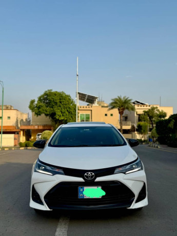 toyotta-corolla-altis-16-special-edition-big-0