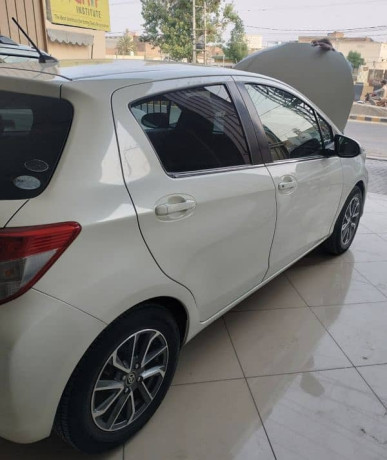 toyota-vitz-2011-big-2