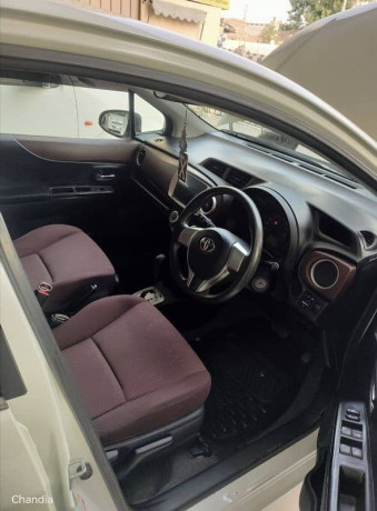 toyota-vitz-2011-big-3